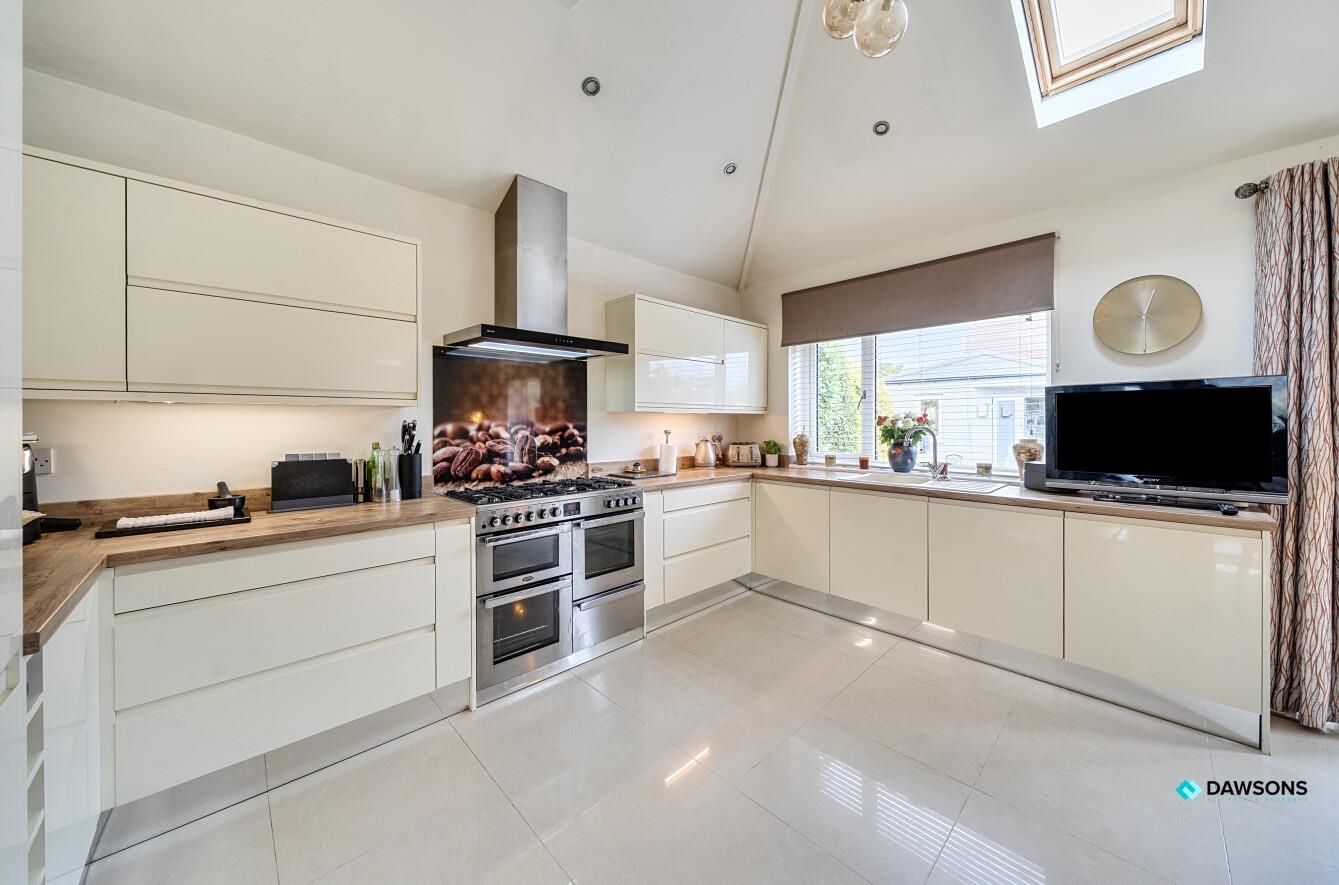 Manselfield Road, Murton, Swansea, SA3 3AG